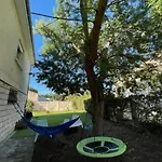 Entier Independant Dans Maison Calme Avec Jardin Barbecue Face Aux Vignes Pouvant Accueillir Cette Personne Tres Bien Si Tu Es A 5 Minutes De Saint-emilion 5 Minutes Du Centre-ville De Et 5 Minutes De L'hopital דירה *
