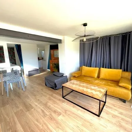 アパート Entier Independant Dans Maison Calme Avec Jardin Barbecue Face Aux Vignes Pouvant Accueillir Cette Personne Tres Bien Si Tu Es A 5 Minutes De Saint-emilion 5 Minutes Du Centre-ville De Et 5 Minutes De L'hopital *