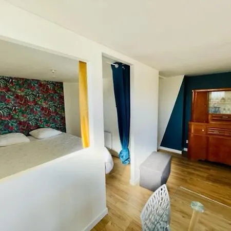 Entier Independant Dans Maison Calme Avec Jardin Barbecue Face Aux Vignes Pouvant Accueillir Cette Personne Tres Bien Si Tu Es A 5 Minutes De Saint-emilion 5 Minutes Du Centre-ville De Et 5 Minutes De L'hopital アパート リブルヌ