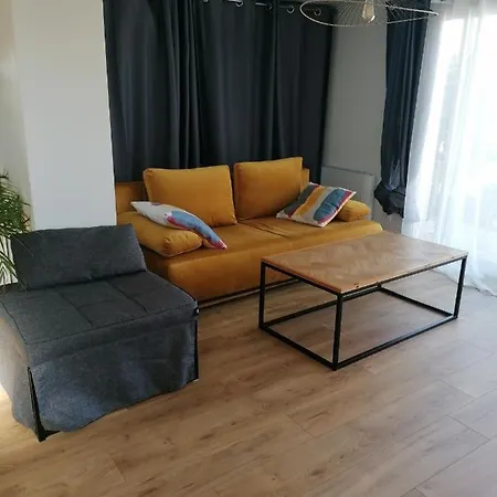 アパート Entier Independant Dans Maison Calme Avec Jardin Barbecue Face Aux Vignes Pouvant Accueillir Cette Personne Tres Bien Si Tu Es A 5 Minutes De Saint-emilion 5 Minutes Du Centre-ville De Et 5 Minutes De L'hopital